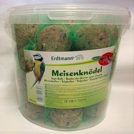 Meisenknödel im Eimer